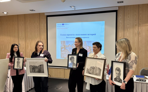 Dalībnieces no Latvijas un Igaunijas prezentē savas biznesa idejas projekta noslēguma konferencē