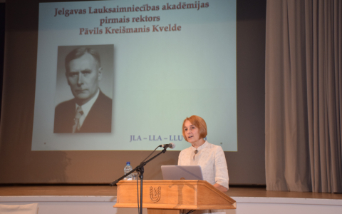 Grāmatas Pāvilam Kveldem atvēršana