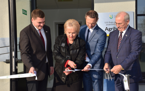 LLU zinātnisko institūtu un nodaļu atklāšana