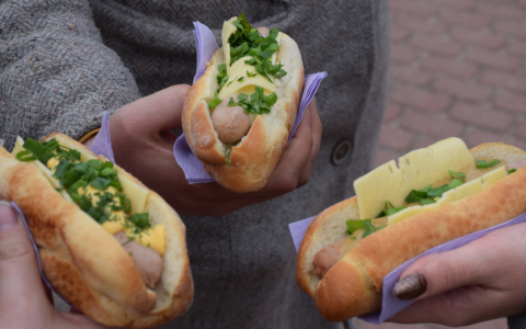 Putru dienu rekords - 1000+ hotdogi