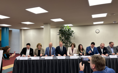 Parakstīts memorands par apņemšanos īstenot ilgtspējīgu uzņēmējdarbību ēdināšanas pakalpojumu nozarē