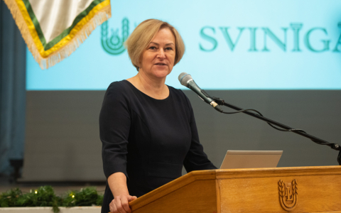 Altum balvas pasniegšana