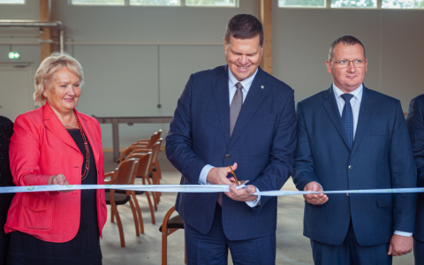 MF Starpnozaru zinātniskās laboratorijas atklāšana