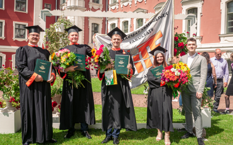 Informācijas tehnoloģiju fakultātes absolventu izlaidums 2022