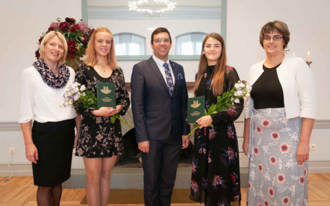 LLU Attīstības fonda apliecību izsniegšana un stipendiātu sveikšana