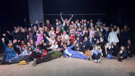 Birmingemā aizvadīts starptautiskais teātra festivāls "5 SALAS", godinot Latvijas 107. gadadienu