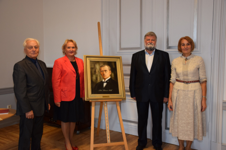 LLU rektori un profesore Dzidra Kreišmane