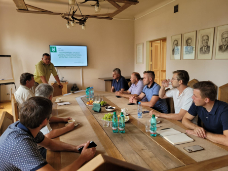 Diskutē par kokapstrādes virziena pilnveides iespējām maģistra studiju programmā