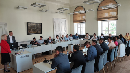 Uzbekistānas un Krigizstānas mācībspēki viesojas LLU