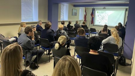 Seminārā prezentē pētījumu un aptauju par Jelgavas iedzīvotāju mobilitāti un sabiedriskā transporta optimizāciju