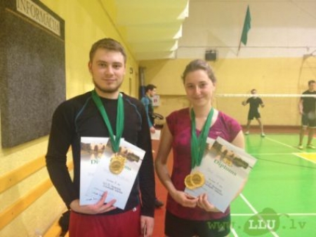 Noskaidroti spēcīgākie LLU studenti badmintonā