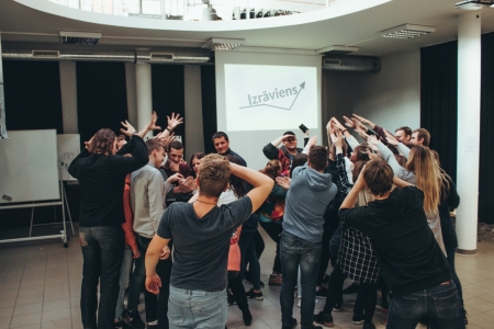 Izrāviens, studenti, seminārs