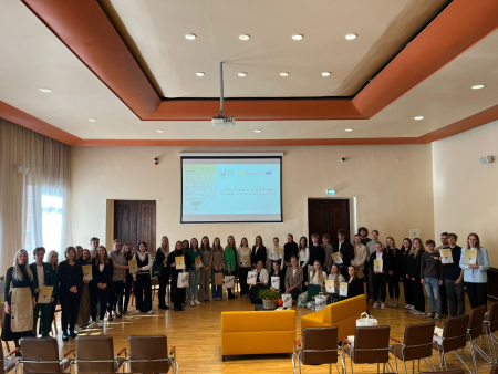 Pirmajā ilgtspējīgā biznesa ideju konkursā uzvar transformējama apģērba koncepts