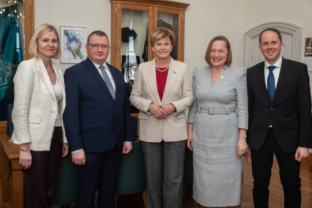 Ārlietu ministrijas delegācijas vizīte Latvijas Biozinātņu un tehnoloģiju universitātē: pētniecība, inovācijas un seminārs par Eiropas Savienības daudzgadu budžetu 