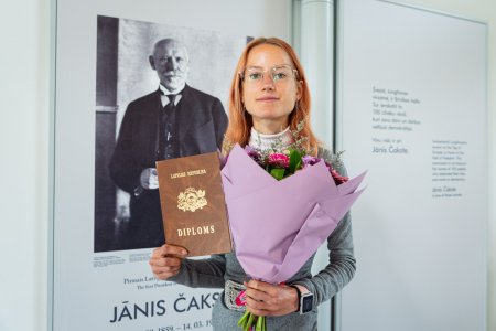 Sveikta Jāņa Čakstes stipendijas ieguvēja Ance Straujā