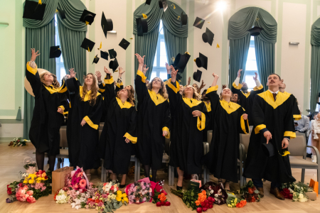 The Winter Graduation Series Concludes with Graduates of the Faculty of Economics and Social Development