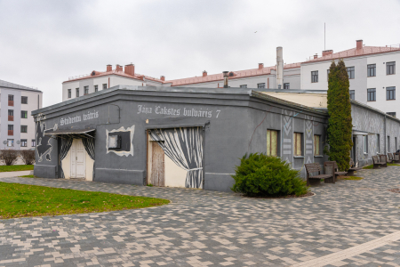 Latviešu teātris Itālijā "Momento" viesojas Jelgavā ar izrādi "Latviešu sieviete Itālijā (tikai) iepazīstina ar sevi. 2. daļa. Mātes"