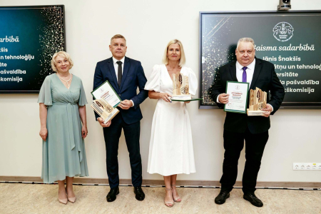 Universitāte saņem Goda balvu par nozīmīgu ieguldījumu LBTU Malnavas koledžas attīstībā