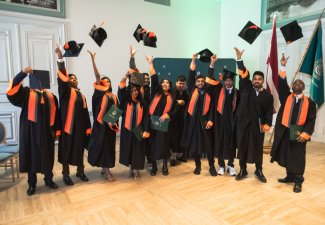 Inženierzinātņu un informācijas tehnoloģiju fakultāte absolventu ziemas izlaidums