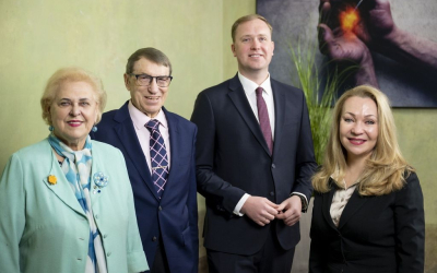 Latvijas Zinātņu akadēmijas ģenerālsekretāre, Latvijas Zinātņu akadēmijas Lauksaimniecības un meža zinātņu nodaļas priekšsēdētāja Baiba Rivža (no kreisās), Latvijas Zinātņu akadēmijas prezidents Ivars Kalviņš, ekonomikas ministrs Viktors Valainis un Latvijas Zinātņu akadēmijas Ekonomikas institūta valdes priekšsēdētāja Ņina Linde