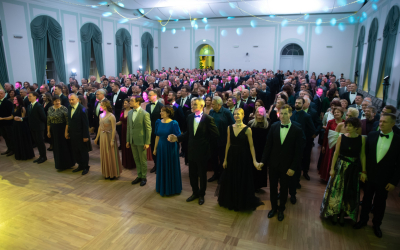 Foto ziņa: Jelgavas pilī aizvadīta tradicionālā Ziemassvētku balle